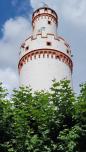 Am Schloss: Der Weiße Turm aus dem 14. Jahrhundert